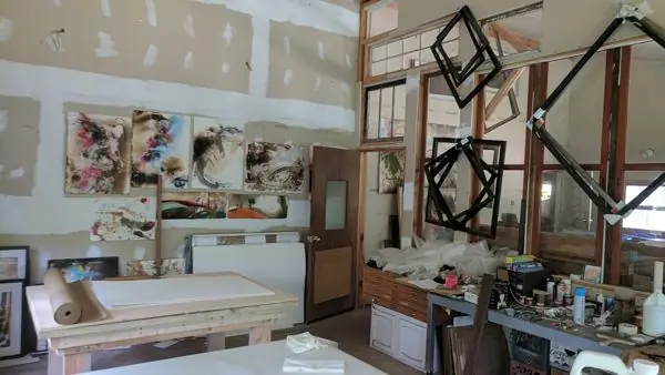 Studio, photo 6 of 12